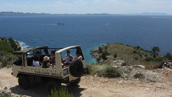 Brač: Island Exploration Tour by Four-Wheel Drive Jeep