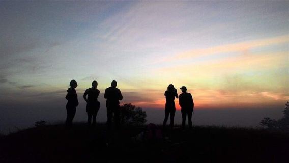 Bali: Trekking Matahari Terbenam Gunung Batur dengan Piknik