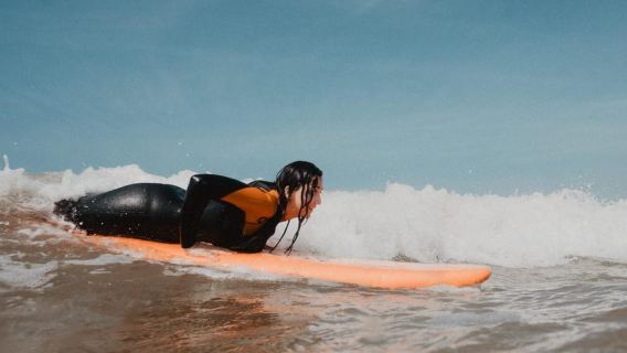 ประสบการณ์การเล่นเซิร์ฟที่ Essaouira – บทเรียนกลุ่มที่หาด Sidi Kaouki