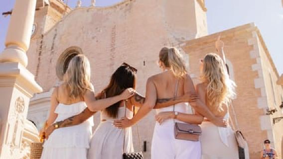 From Barcelona: Sitges Guided Tour and Free Time