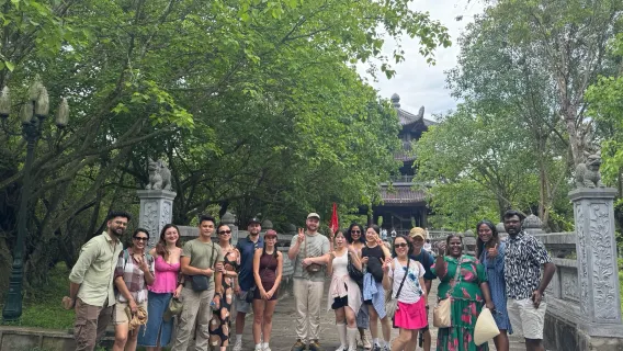 Ninh Binh Tour giornaliero completo da Hanoi in Limousine