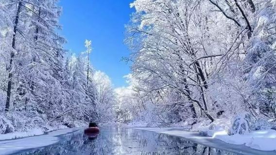 Changbai Mountain Rafting + Edelweiss Reindeer Feeding + Skiing