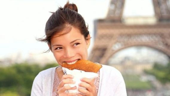 Paris: 1-Hr Seine River Cruise + Crepe Tasting