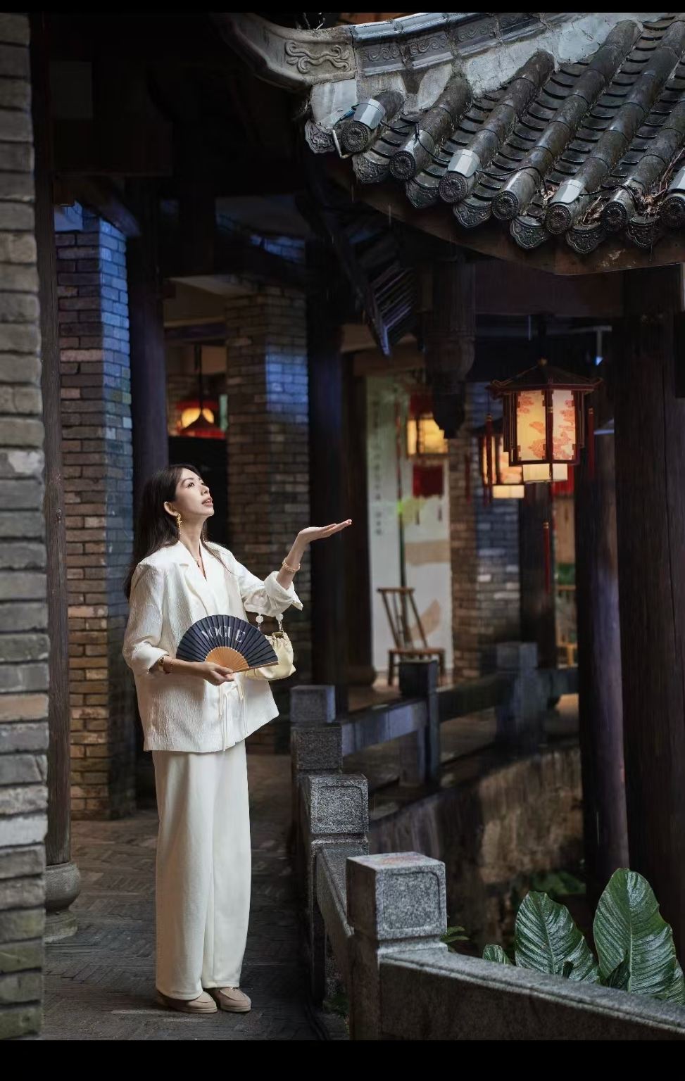 Guangzhou-Shenzhen Day Tour: Gankeng Hakka Town, Chung Ying Street, and Dameisha/Xiaomeisha Beaches