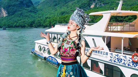 Lawatan Sehari Yangshuo Sungai Li Pelayaran 4 Bintang + Gua Batu Kapur + Bandar Galeri [Kumpulan Kecil 8 Orang/Pakej Persendirian]