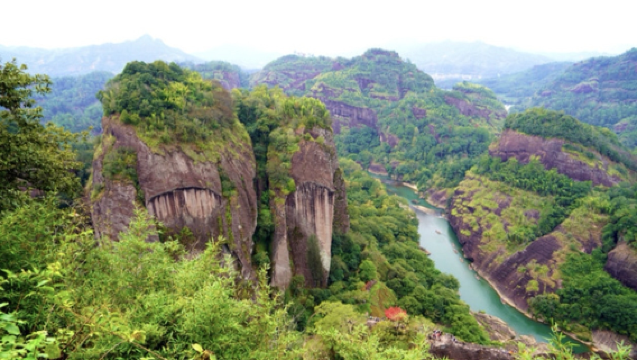 1-day tour to Wuyishan National Park + Moon Bay + Qinglong waterfall