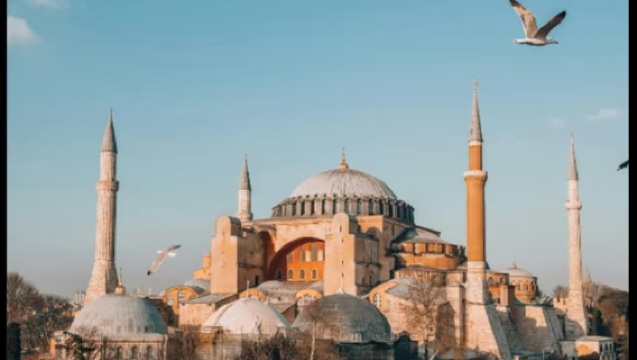 Istana Dolmabahçe + Masjid Ortaköy + Menara Galata + Jalan Kemerdekaan + Taksim