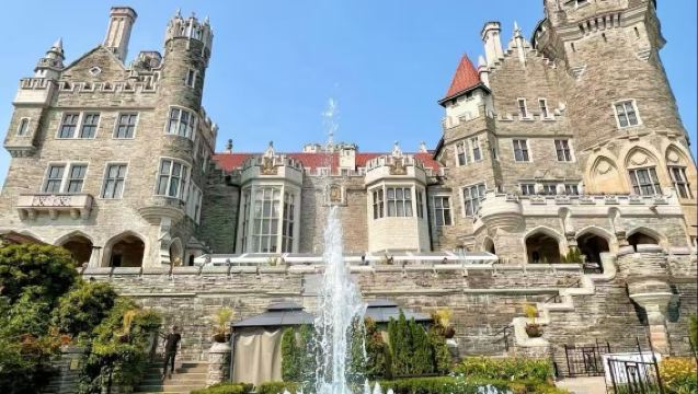 Canada Toronto + Scarborough Bluffs + Casa Loma private charter 1-day tour / customizable