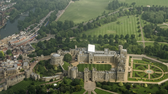 [Chinese/English private charter] round-trip from London + University of Oxford + Clarkson's Farm + Cotswolds AONB