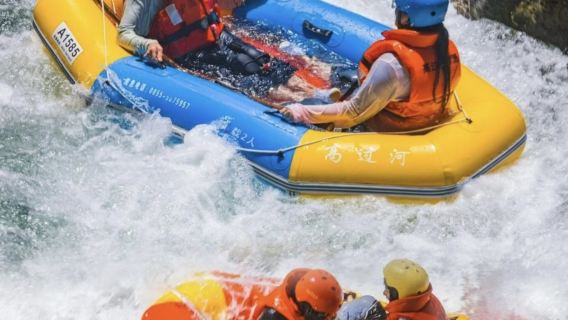 [Bermula dari Guiyang] Lawatan Sehari Hiburan Tulen Rafting di Sungai Gaoguo & Musim panas adalah masa terbaik untuk merasai pengalaman rafting yang mengujakan