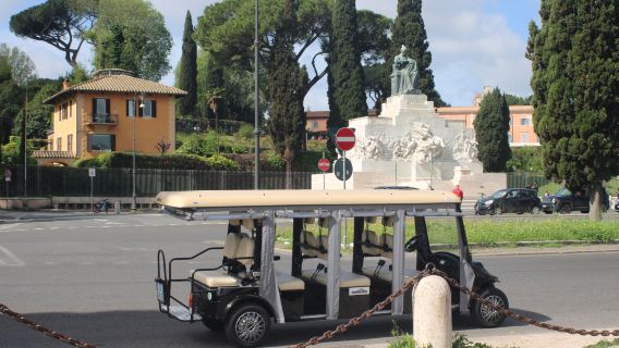 Tour nocturno por la ciudad de Roma en carrito de golf | Visitas clásicas al Coliseo y la Fontana di Trevi