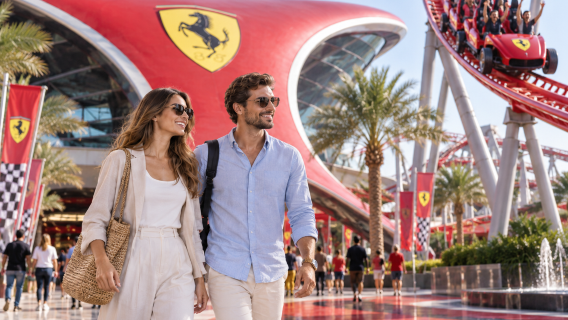 Passeio pela Cidade de Abu Dhabi com Ingresso para Ferrari World saindo de Dubai