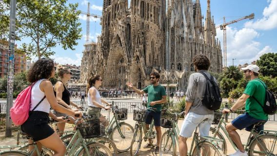 バルセロナ：おすすめポイントを全て巡るストレスフリーのバイクツアー
