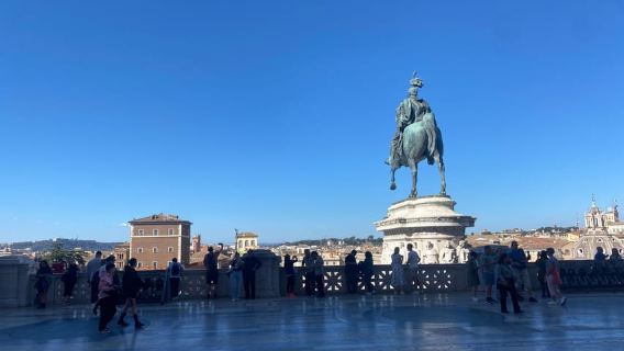 Rome: City walking tour. the beauty.