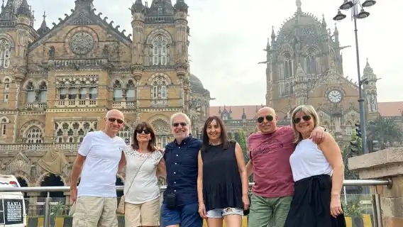  Private Full-Day Mumbai Sightseeing Tour with Dharavi Slums