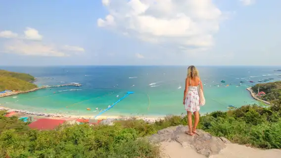 芭達雅格蘭島一日遊【拖曳傘 午餐 浮潛 水上摩托車 海底漫步】