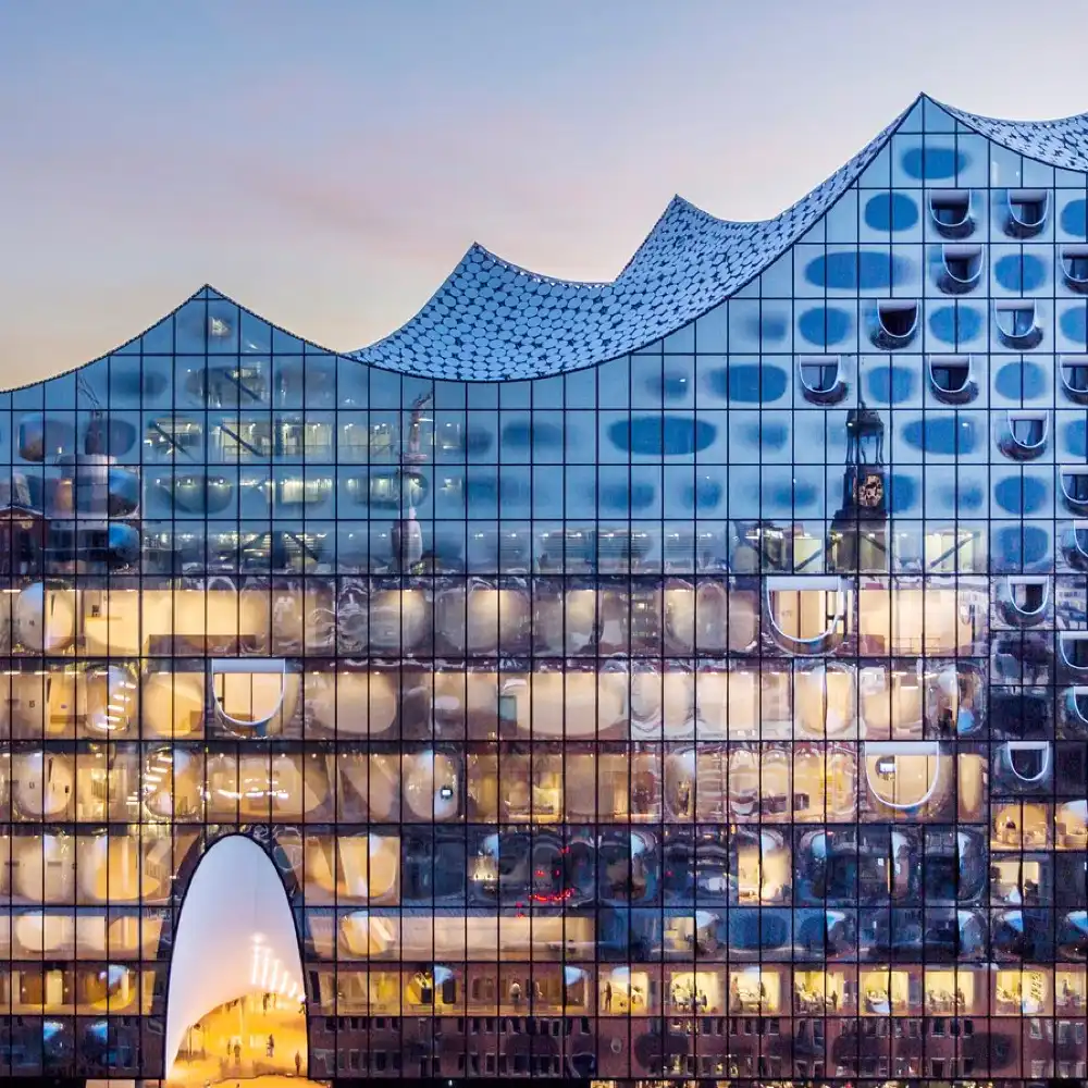 Alster Lakes + Hamburg City Hall + Hamburger Kunsthalle + Neuer