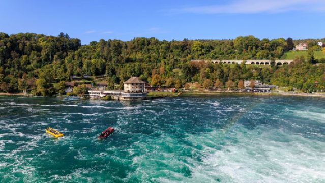 Lawatan sehari ke Air Terjun Rhine Zurich dan Gereja Besar Zurich dengan perkhidmatan peribadi yang mesra dalam kumpulan kecil