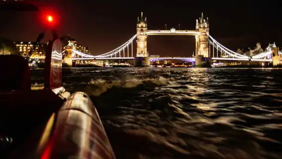 Thames Rockets: Speedboat Experience by Night
