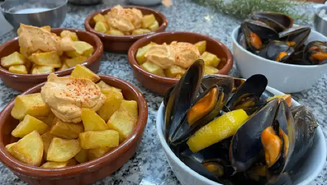 Valencia: Paella, Tapas & Sangria Cooking Class