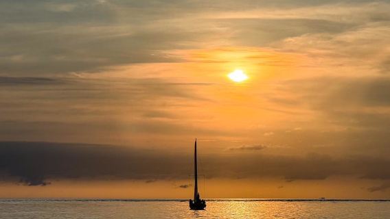 Thuyền buồm Bành Hồ | Trải nghiệm nửa ngày thuyền buồm hang cá voi Bành Hồ - Tự lái & SUP lúc hoàng hôn