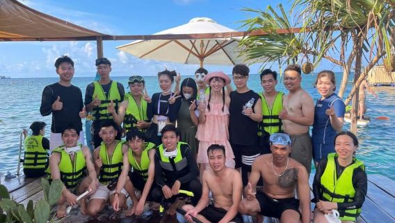 ทัวร์พายเรือยืนและดำน้ำตื้นที่ฟูกวี