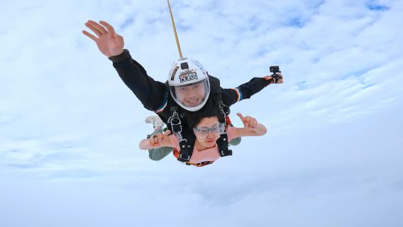 海南儋州加速海景跳傘官方預約三亞博鰲樂東萬寧【海景跳傘+教練1V1帶跳+美美出片+影片剪輯】