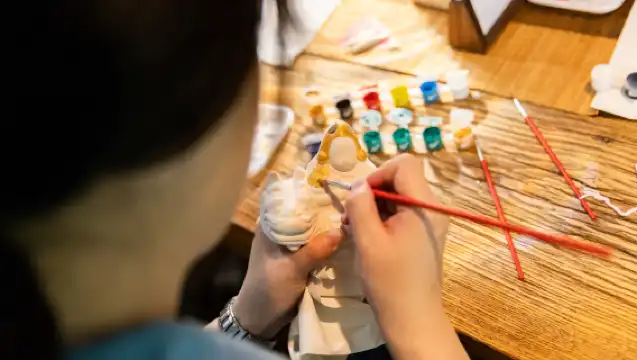 Eatwith共颯時刻-北京-體驗傳統老北京兔兒爺的繪畫和傳承，品嚐東道主自製面（清真）