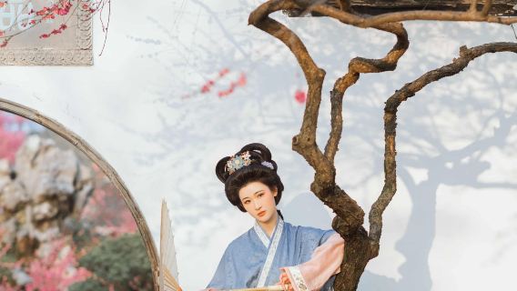 察右前旗旅拍【婚紗寫真跟拍空拍小眾景點・多語言翻譯在地攝影師地陪導遊帶路】