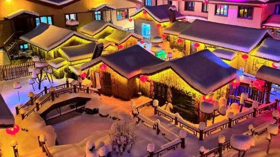 拼團遊夜景、多組合選含滑雪、雪鄉、畫廊、大禿頭雪鄉一日遊