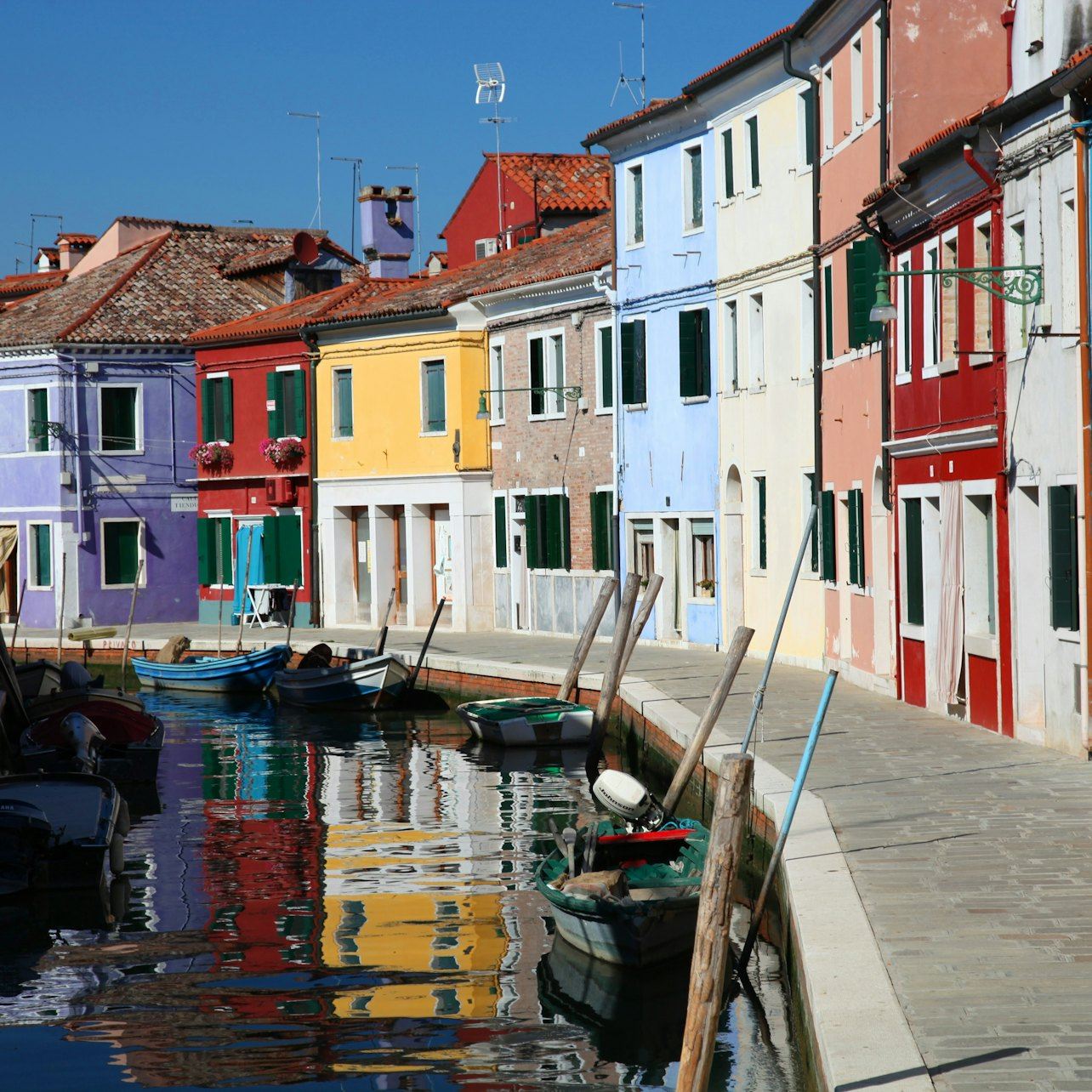 Murano & Burano: Private Boat Tour + Glass-Blowing & Lace-Making Demo