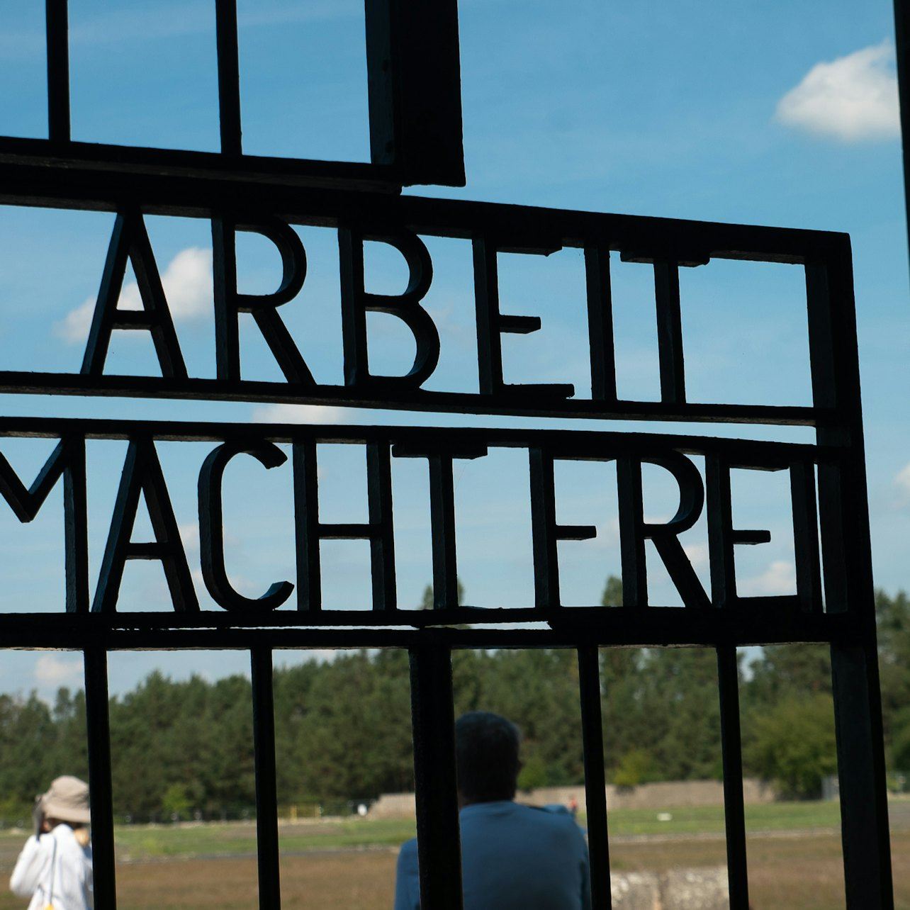 Sachsenhausen Concentration Camp Memorial: Guided Tour + Bus from Beriln