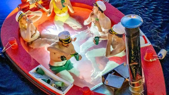 London: Hot Tub Boat Guided Historical Docklands Cruise
