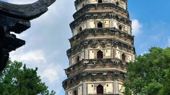 Private tour with live guided tour at Tiger Hill(Huqiu) Scenic Area - the top scenic spot in Wuzhong