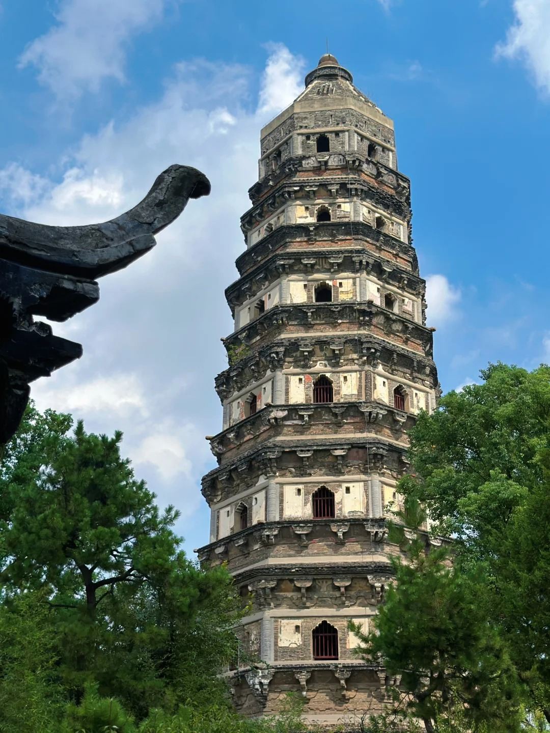 Private tour with live guided tour at Tiger Hill(Huqiu) Scenic Area - the top scenic spot in Wuzhong