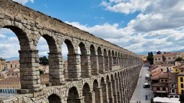 西班牙托萊多古城+塞哥維亞雙城一日遊【中文包車+行程定制】