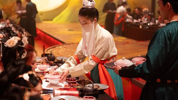 [Nanjing Poesie-Bankett · Kaiserliches Dinner-Erlebnis] Kulturelles Themen-Event mit immersiver Poesie und Gesang in Nanjing, Jiangsu - Das Vier-Jahreszeiten-Bankett von Jinling|Inklusive Styling + Kaiserliche Musik und Tanz + Optionales Mittag- oder Abendessen