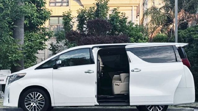 Hong Kong, Shenzhen, Macau to Guangdong Province private charter service: Direct door-to-door pickup and drop-off with 7-seater business vehicles, starting from 660 for one-way trips. Urgent bookings are also accepted for all areas in Guangdong-Hong Kong-Macau regions.