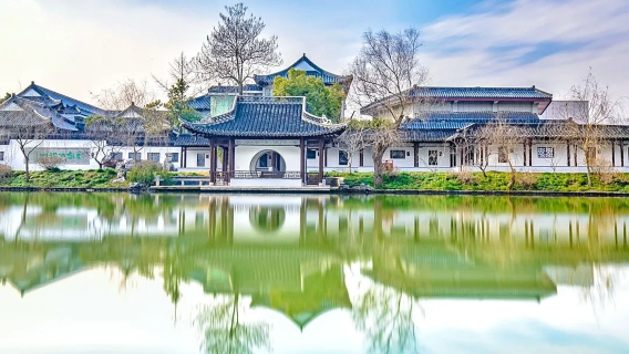 Round-trip from Nanjing to Yangzhou: Slender West Lake + Slender West Lake cruise + Geyuan Garden + Grand Canal + Dongguan Street