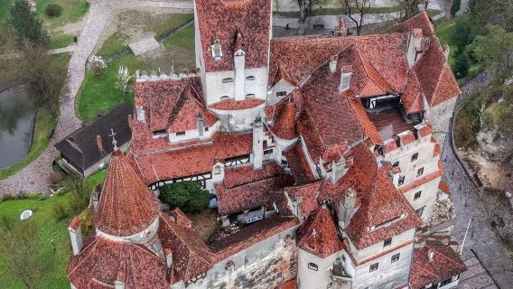 Bucarest + Castillo de Bran + Castillo Peleş en excursión de un día en servicio de coche privado con conductor