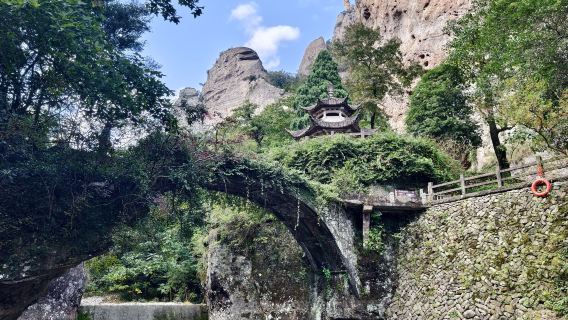 溫州雁蕩山一日遊【10人小團/溫州市區到府接駁或景區參團】
