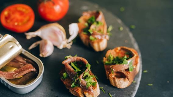 Seville: Authentic Tapas & Wine Tour with Local Expert