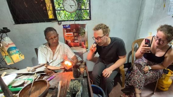 Galle Traditional Gems & Jewellery Workshop-Transfers & Meal