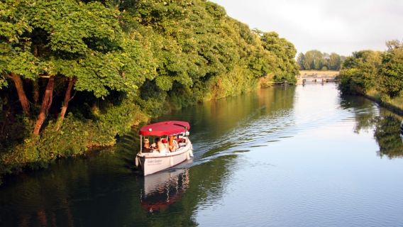 Oxford: Scenic Sightseeing Cruise with Gourmet Picnic