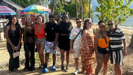 From San Juan: Pinones Bar Hopping Food Tour and Beach Trip