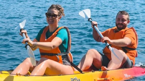 Sorrento: Kayak tour to Bagni Regina Giovanna small group