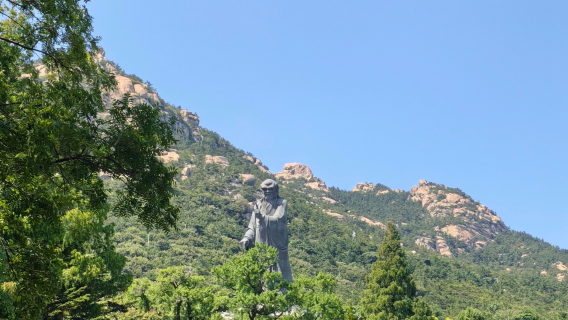 Qingdao Laoshan 1-day tour: Taiqing Palace + Bashui River Qingdao Longtan Waterfall + Taidong Pedestrian Street night view