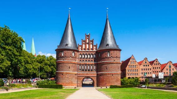 Lübeck: Express Walk with a Local