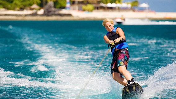 Fiji Beachcomber Island dagstur | snorkling og dykning + børneklub + infinity-pool + strandrestaurant