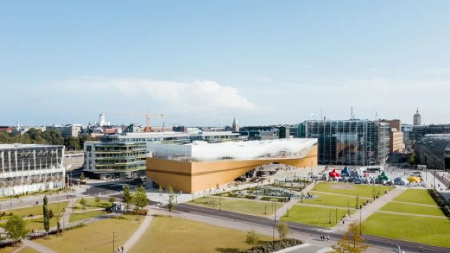 Helsinki Tour: Oodi Helsinki Central Library + City Hall + Helsinki Port [Flexible Itinerary]